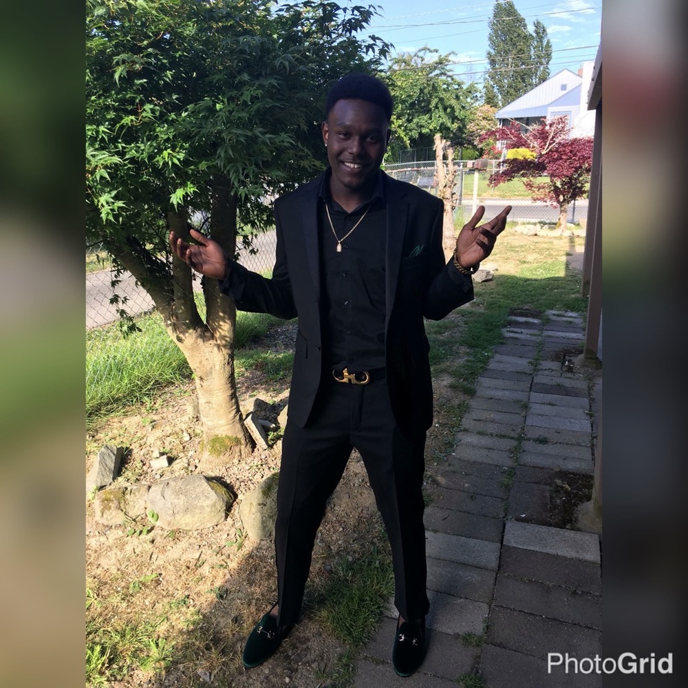 Meet your Posher, Christopher